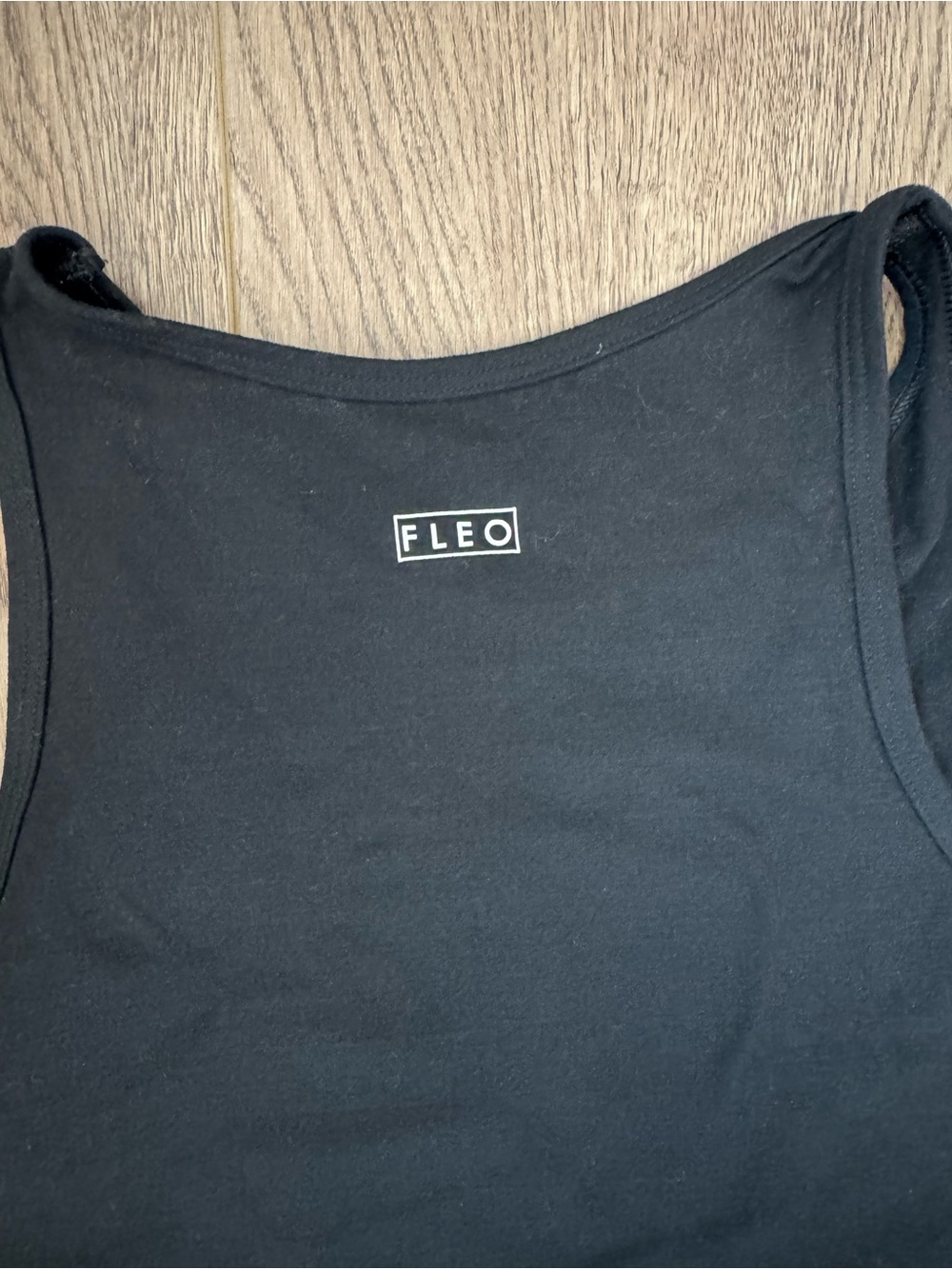 FLEO- Racerback Crop Tank Fitted - Picture 3 of 5